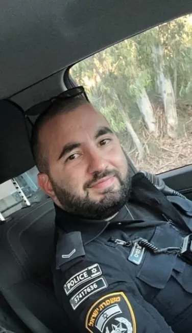 Another unfathomable tragedy which is a result of the Oct. 7. massacre, Elad Basis, a 35-year-old policeman from the Sderot police station who fought heroically during the events of October 7th, took his own life in Ashkelon on Sunday. Elad, who was among the first responders to face the deadly terrorist attack, was considered one of the officers who displayed extraordinary courage while protecting the lives of many civilians.