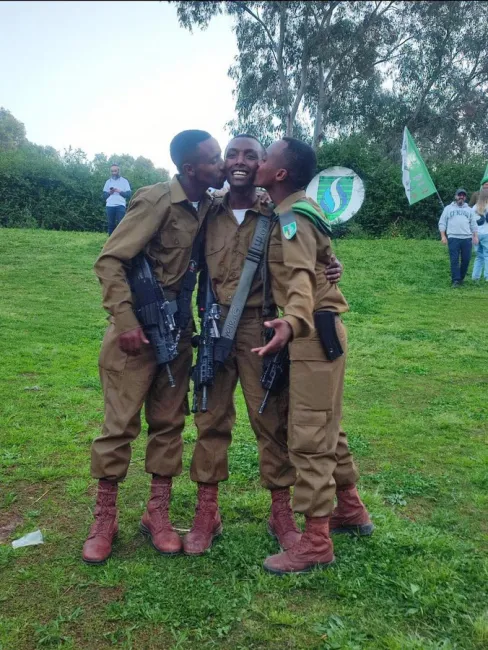 3 fighters, good friends - on the right, Sergeant Armias Korio who fell in Gaza on 10.5.24, in the middle, their friend and on the left Sergeant Chalchaou Shimon Damlash who fell in battle last night.